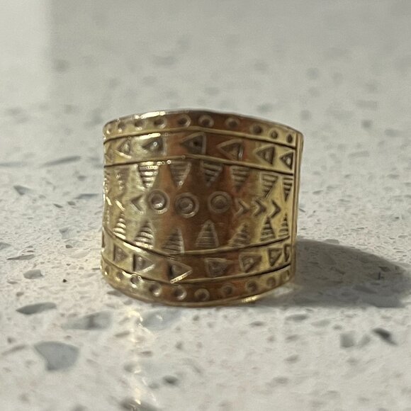 Satya Jewelry 18K Gold Plated Etched Ring - Size 7.5 - Picture 2 of 5